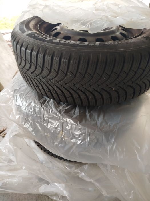 Koła zimowe 5*114,3 Kia Hyundai 195/65/15 bieżnik 6mm