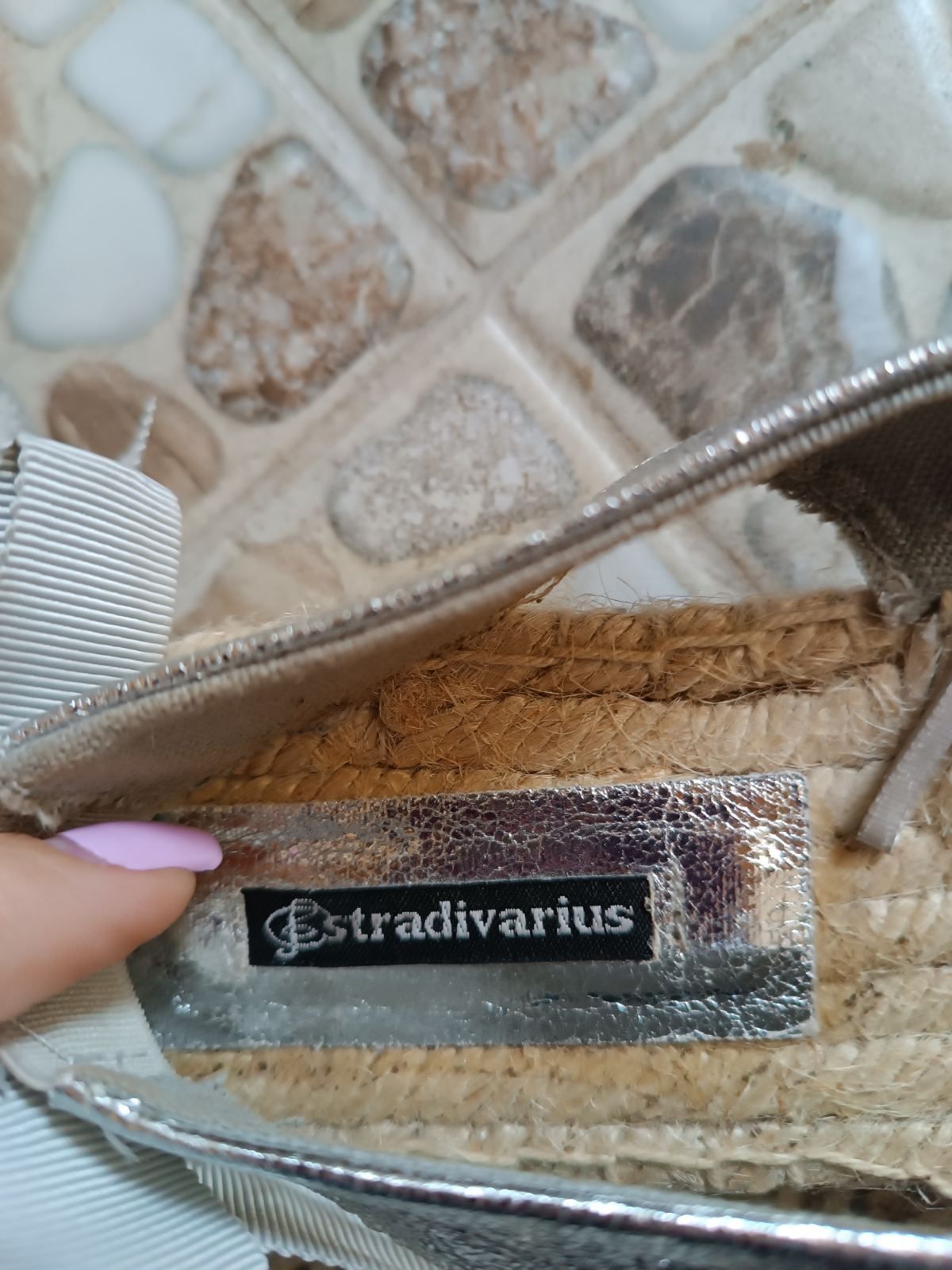 Босоніжки,еспадрильі Stradivarius