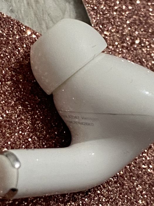 Продам навушник правий  про 2 airpods pro 2 type c a3047