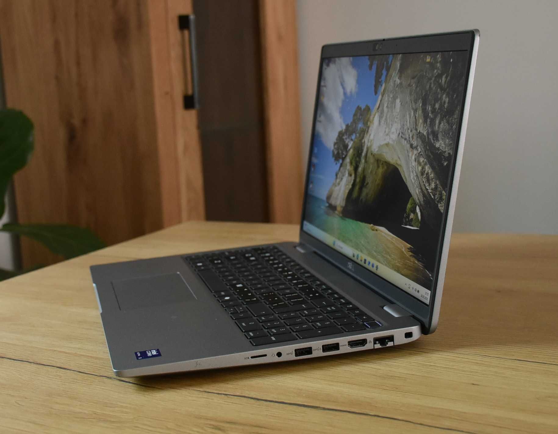 Dell Latitude 5550 Core Ultra 5 135U 16G Intel UHD 512GB NFC FHD W11 P