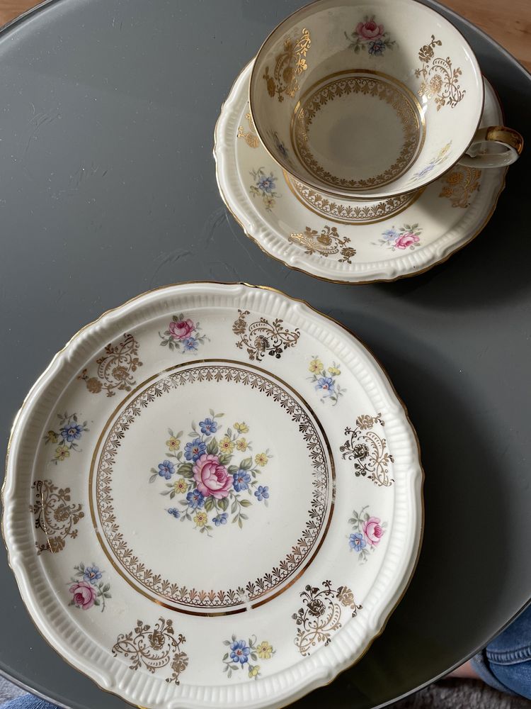 Komplet porcelany, filizanka i telarzyk
