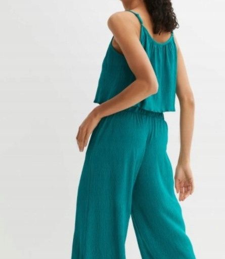 B.P.C top morski krepowany krótki ^44/46