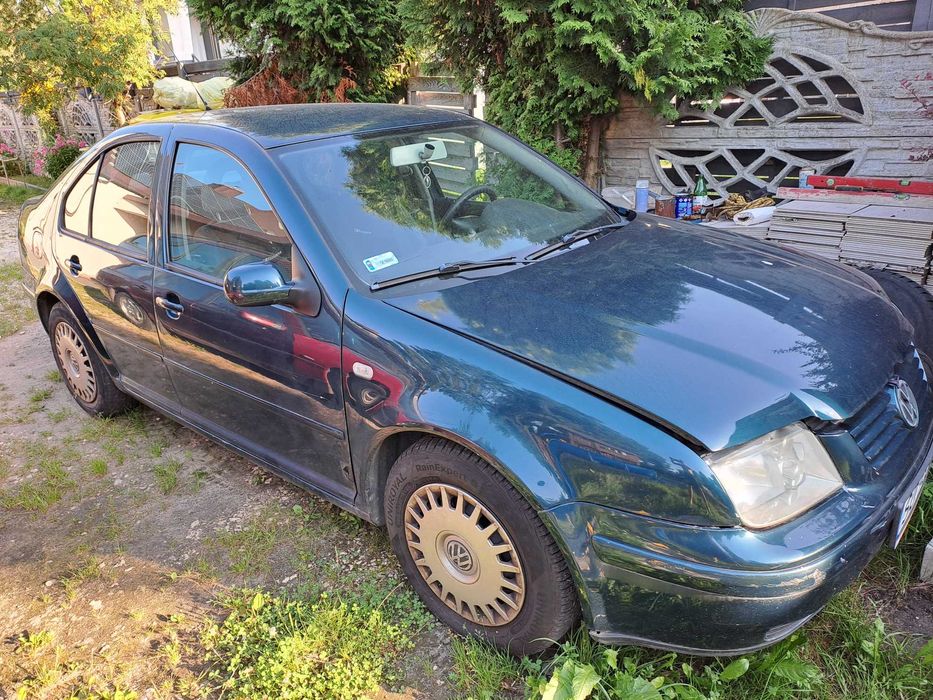 VW Bora 1,9 TDI  (uszkodzony silnik)