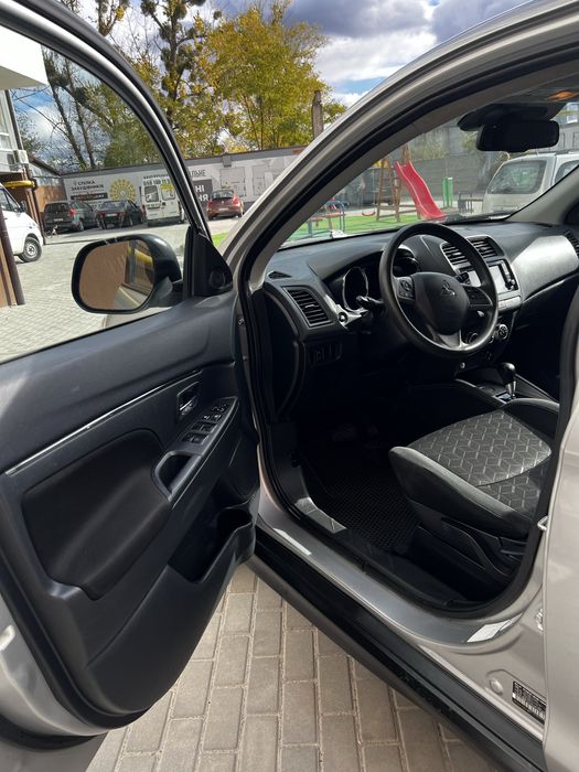 Автомобіль Mitsubishi 2021