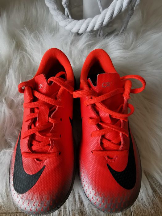 Buty piłkarskie CR7 Nike rozm. 27