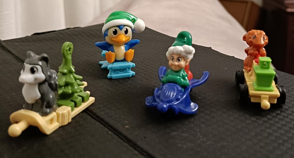 Bonecos Kinder antigos