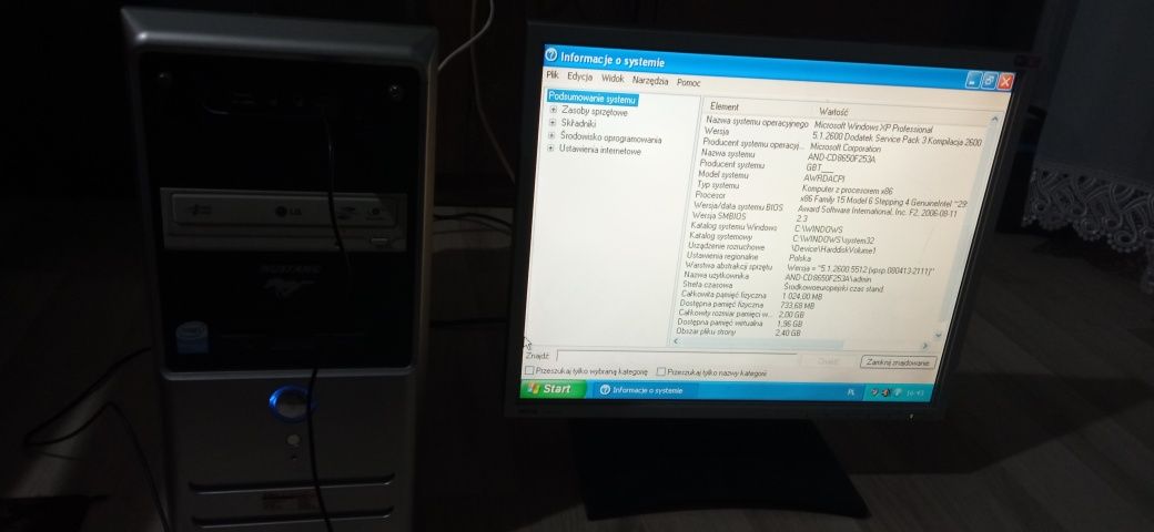 Komputer stacjonarny z monitorem + glosniki
