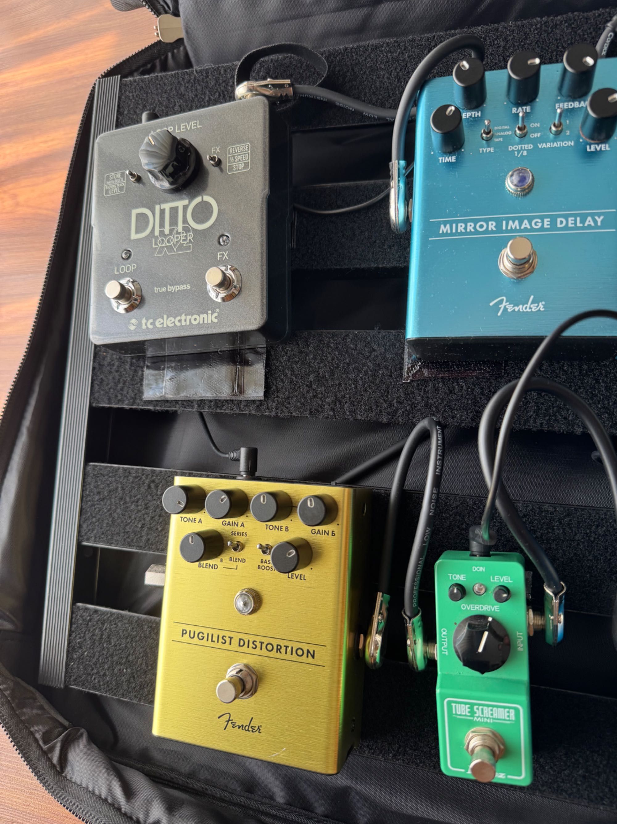 Pedais para guitarra + powerbank + saco transporte