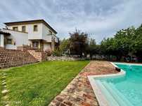 Moradia T9  com Piscina - Loures