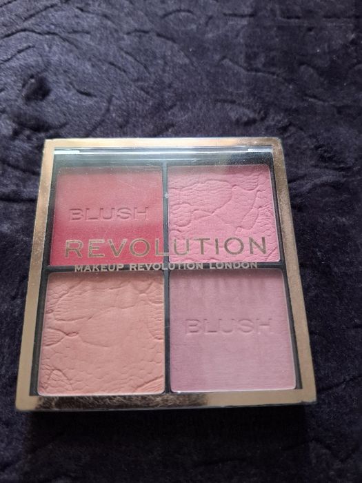 Cienie i roze REVOLUTION