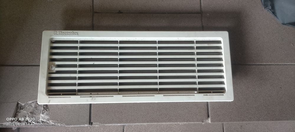 Kratka lodówki Elektrolux przyczepa kempingowa