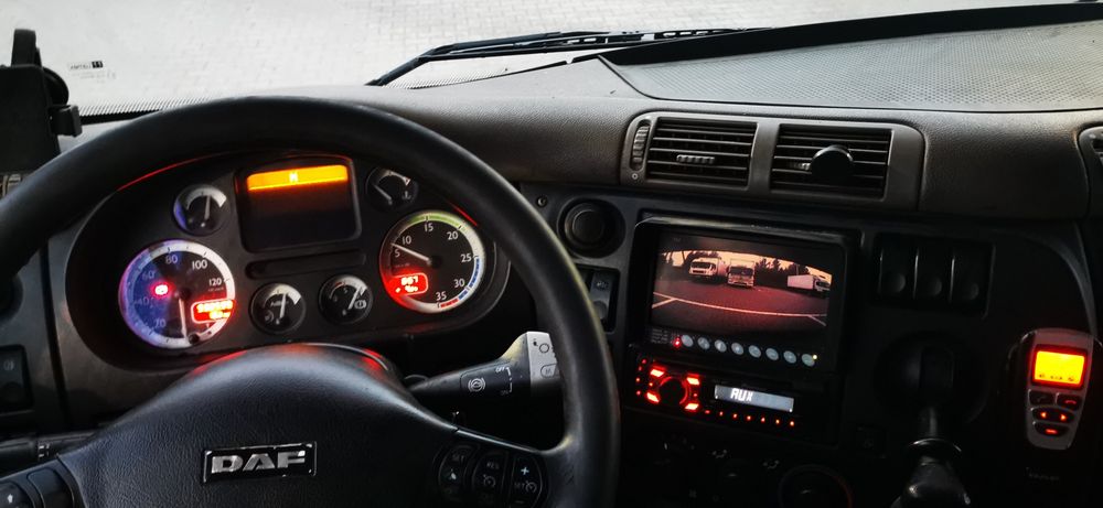 DAF CF 65.220 Kontener z windą