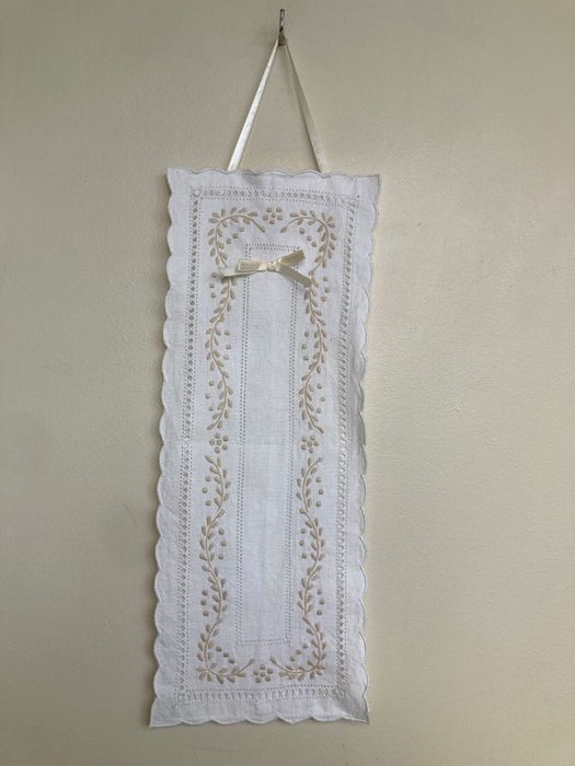 Suporte para papel higiénico em linho