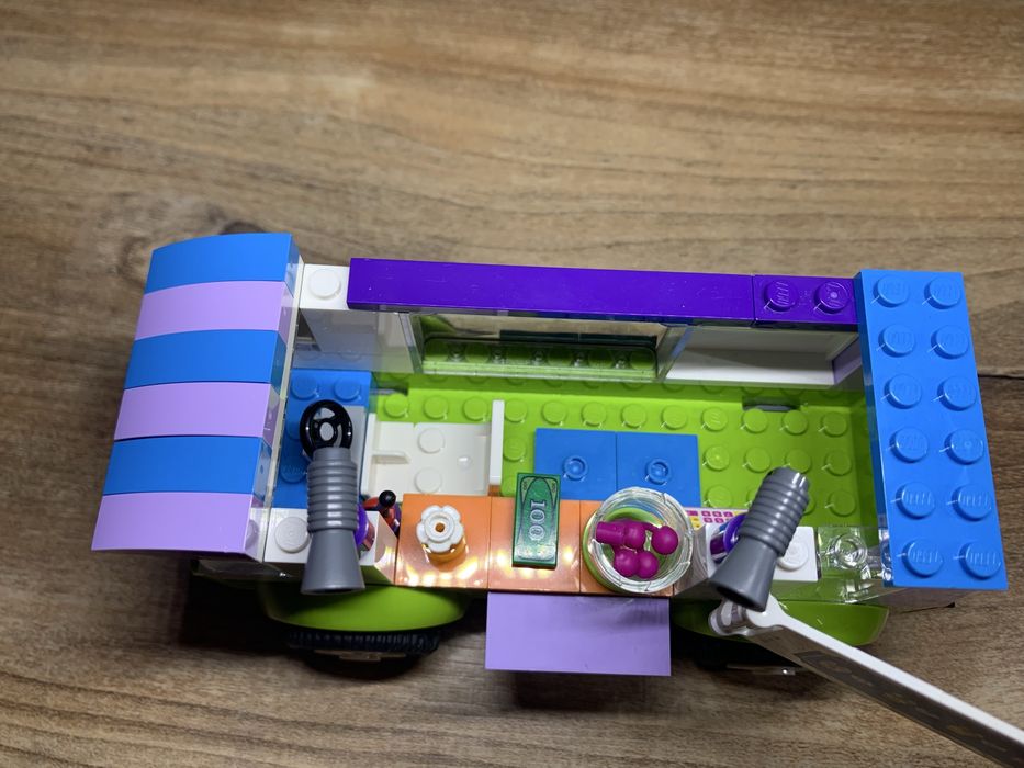 LEGO Juniors "Органічний ринок Мії"