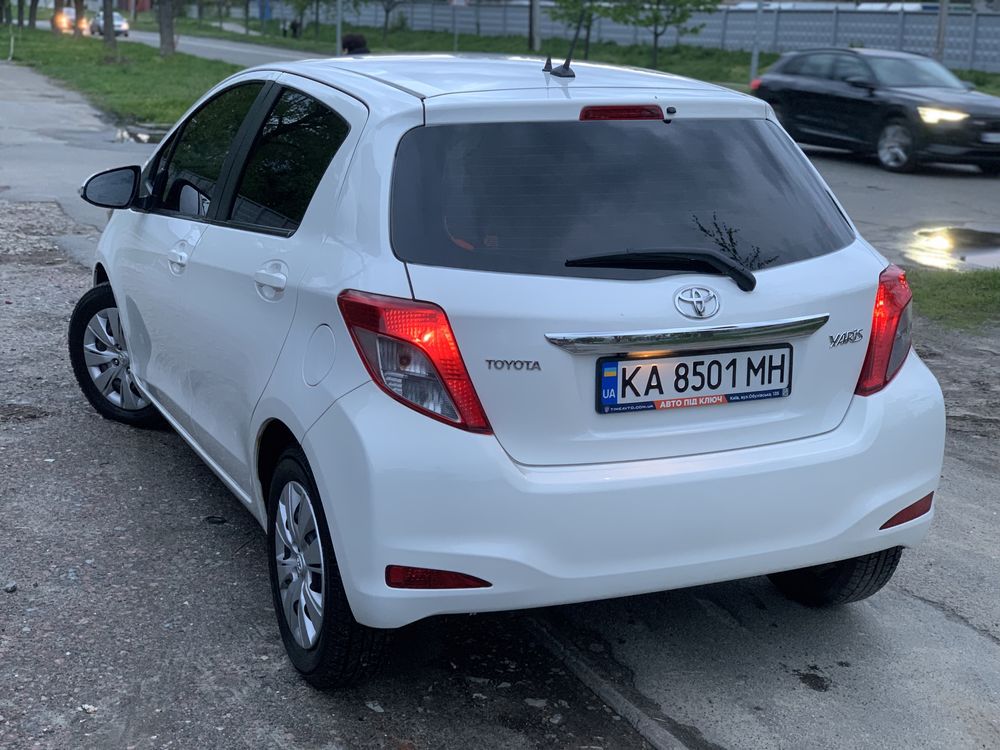 Toyota yaris 2012.1.3 avtomat