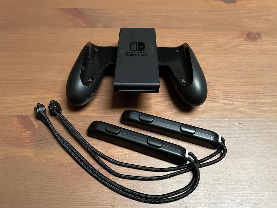 Nintendo Switch + Karta SanDisk Ultra 128GB SDXC + Oryginalne Etui