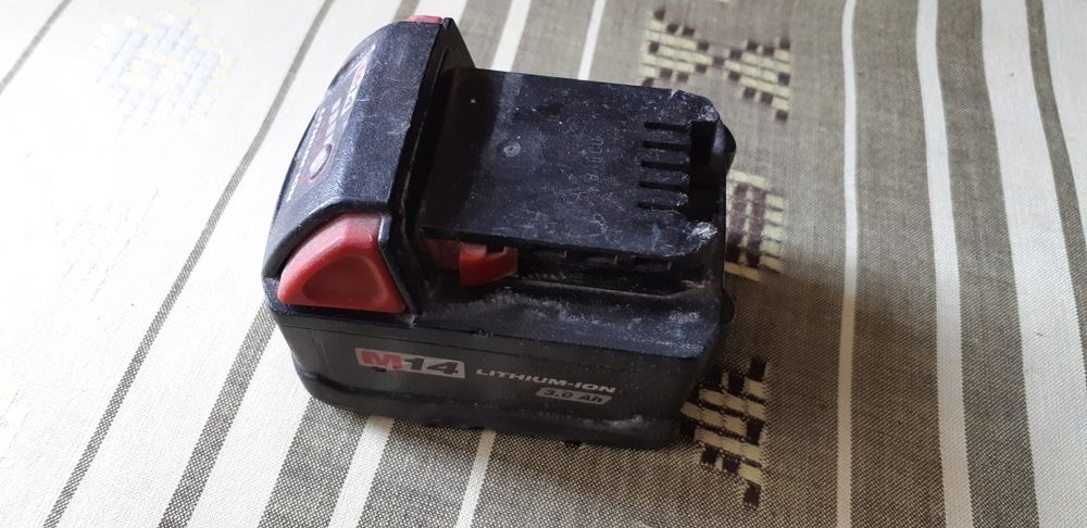 Аккумулятор батарея Milwaukee M14 3.0 Ah