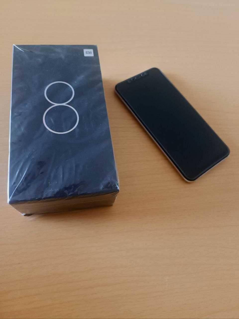 Xiaomi Mi 8 6/64 Gb White (Global Version)