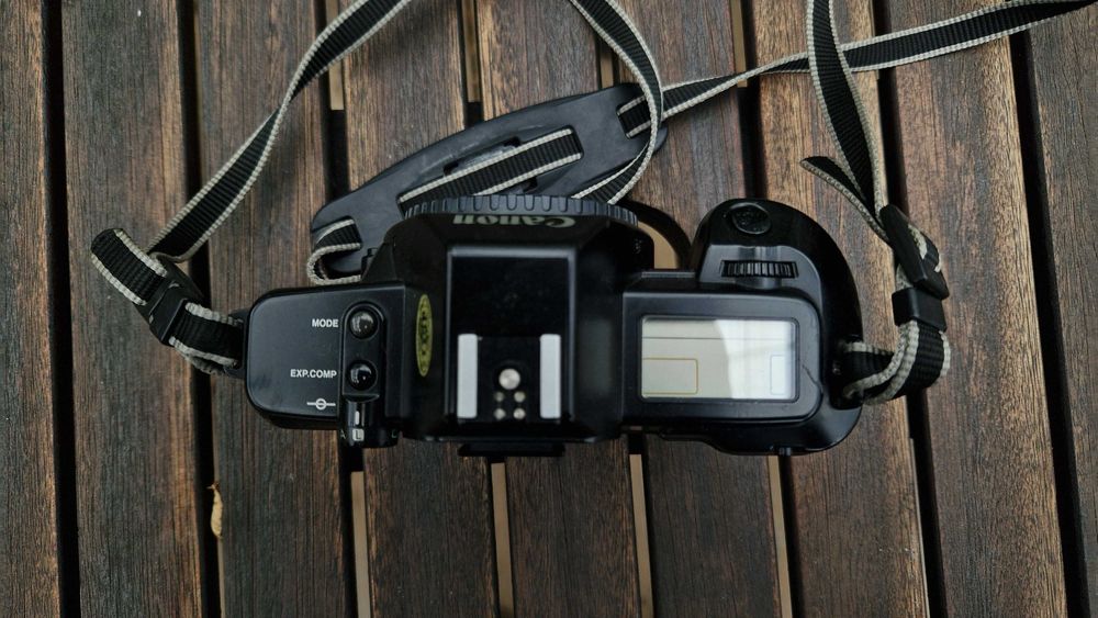 пленочный фотоаппарат canon EOS 650