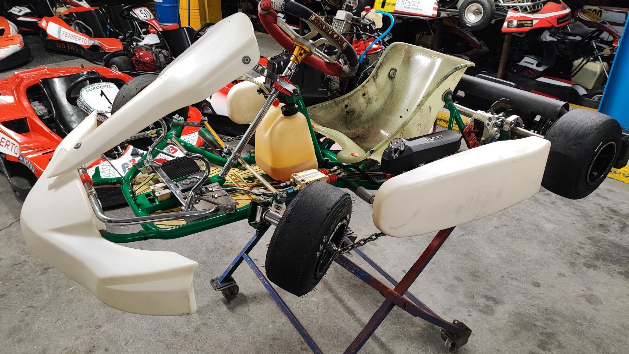 ROTAX Micro Max com chassi Tonykart