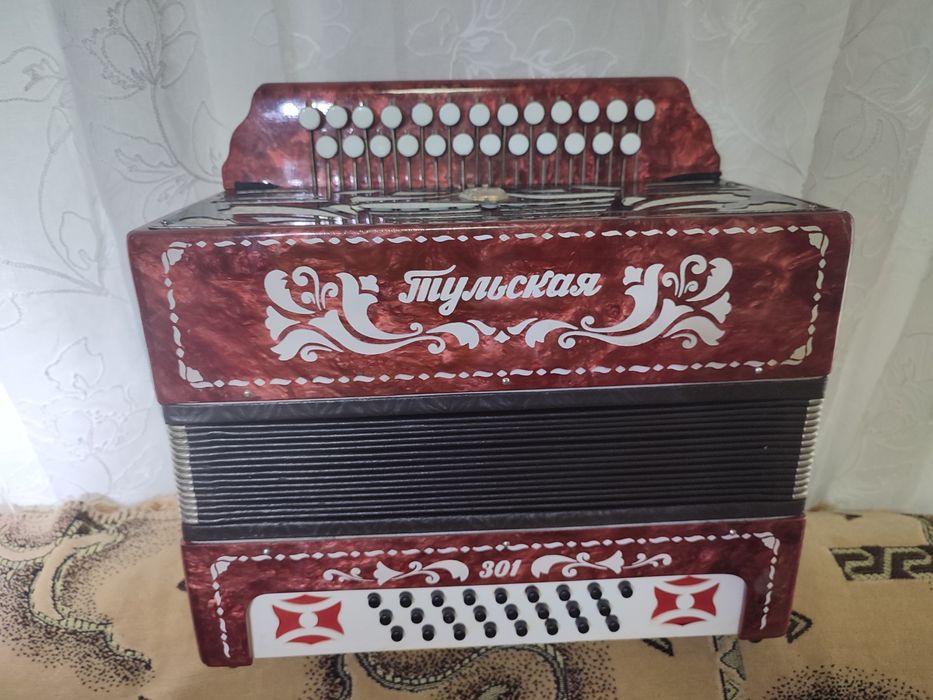 Продам гармонь тульська 301