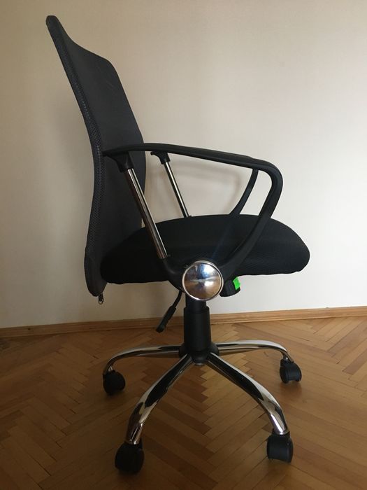 Крісло офісне black