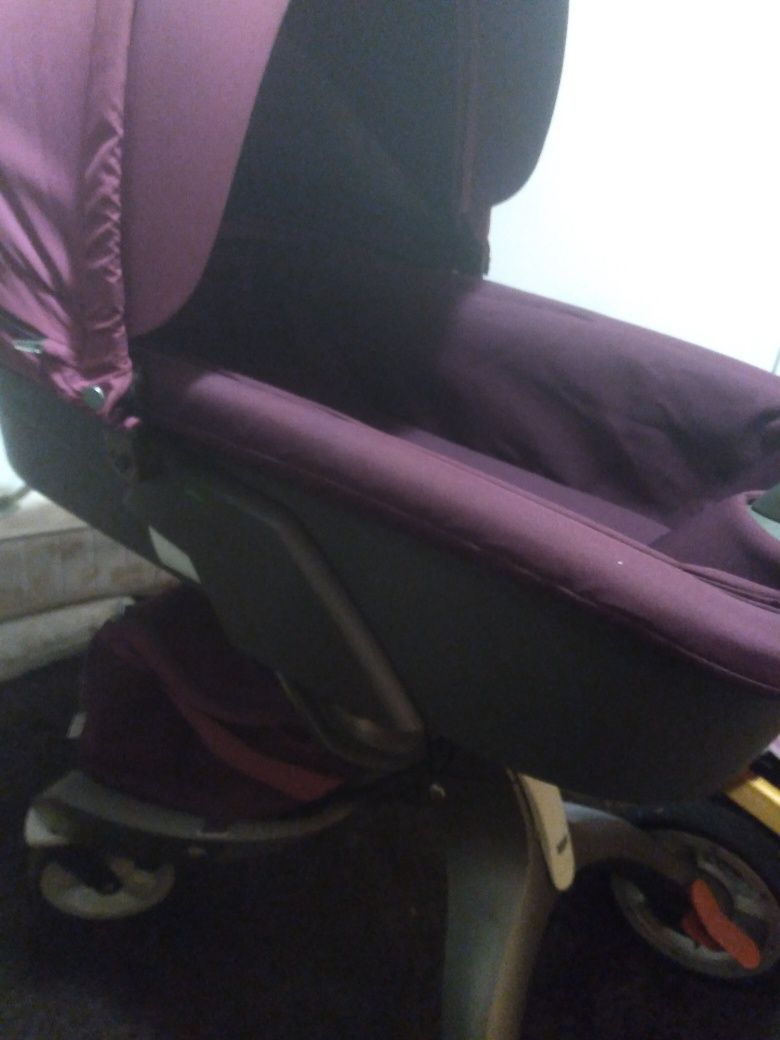 Продам дитячу коляска STOKKE