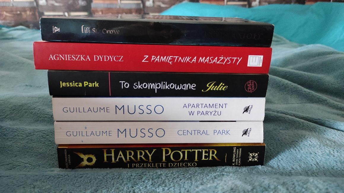 Zestaw książek romans + fantasy (m.in. Musso i Harry Potter)