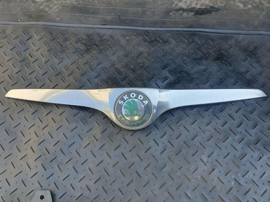 ATRAPA GRILL FABIA II ROOMSTER CHROM 5J0853633 2007-2010 CHROM 5J0853633