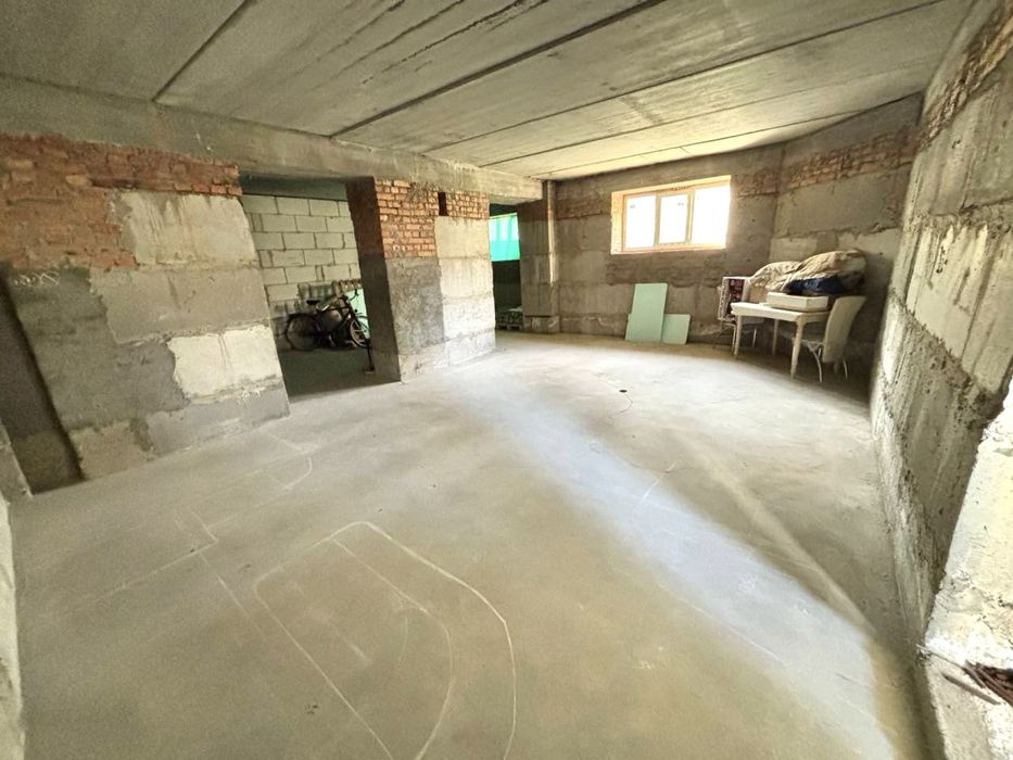 Продаж приміщення в Парковій Оселі