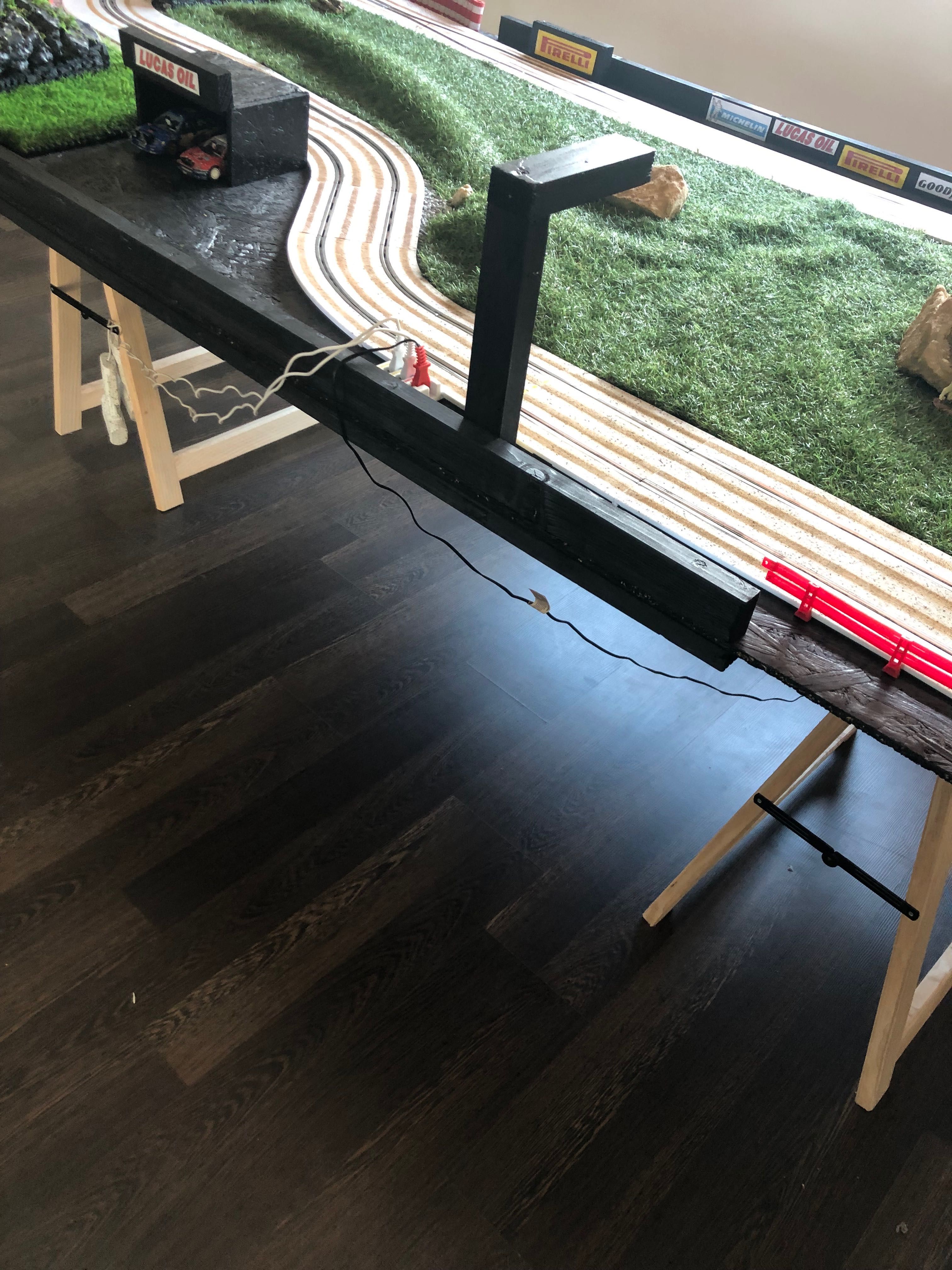 Pista scalextric com cerca de 3m por 1.5m