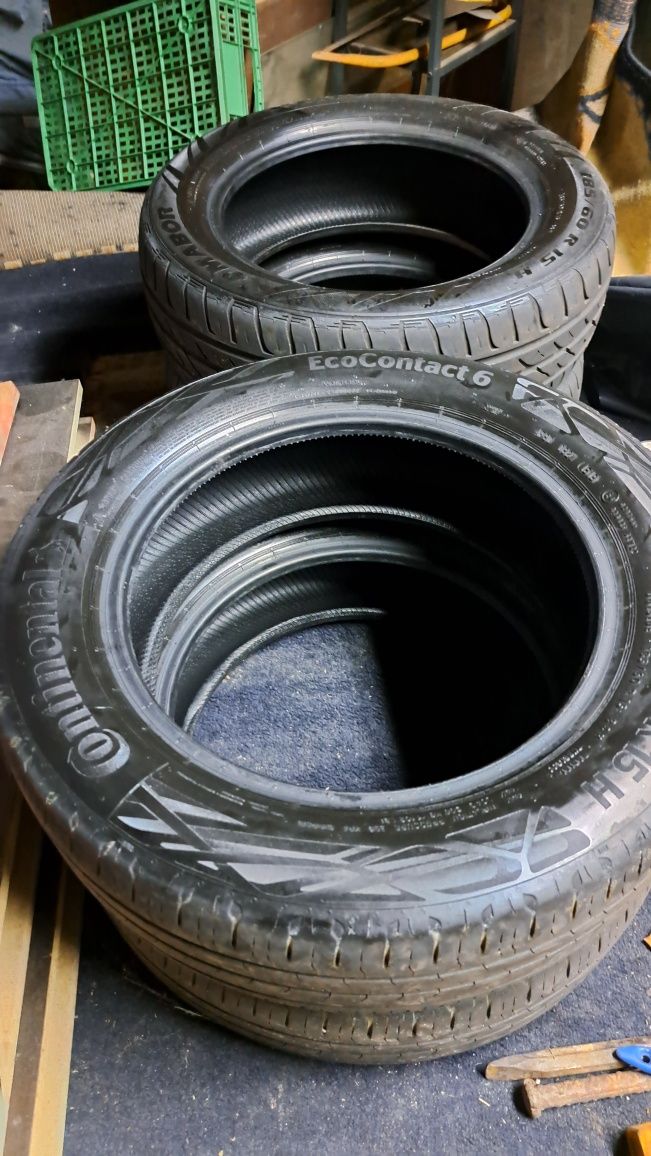 Pneus  185/60/15 continental