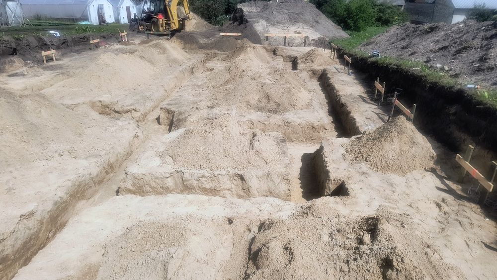 Usługi koparko-ładowarką, prace ziemne, wyburzenia, odśnieżanie.