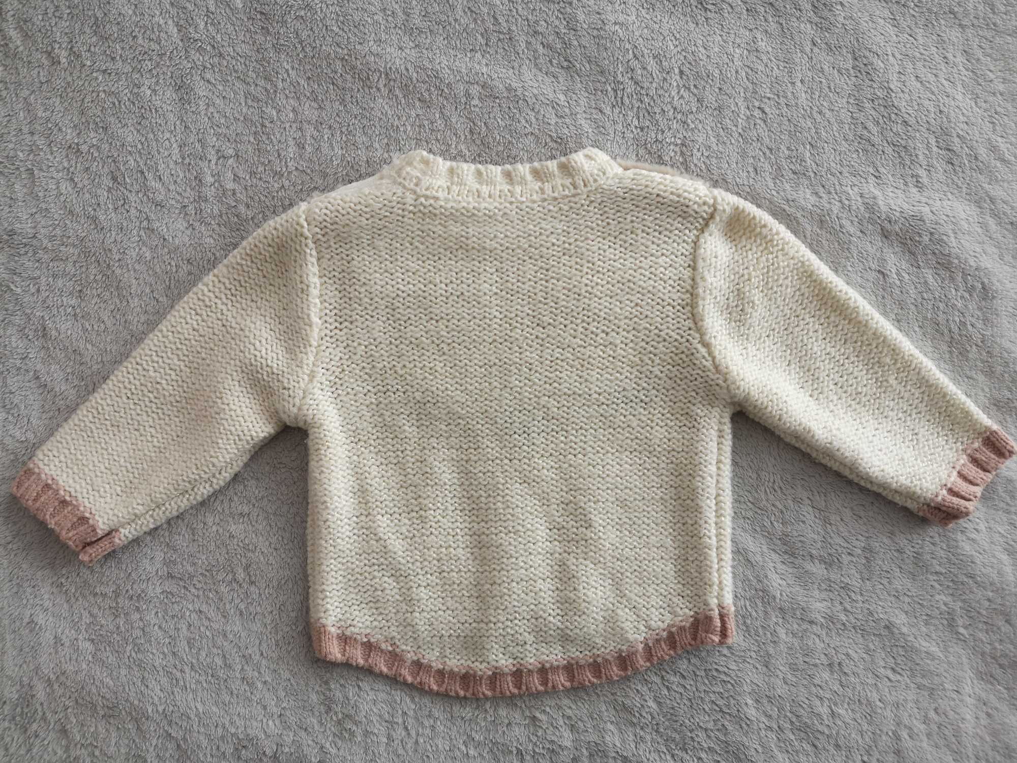 Beżowy sweter z futerkiem zwierzątko sarna sarenka Nutmeg 74 jak nowy