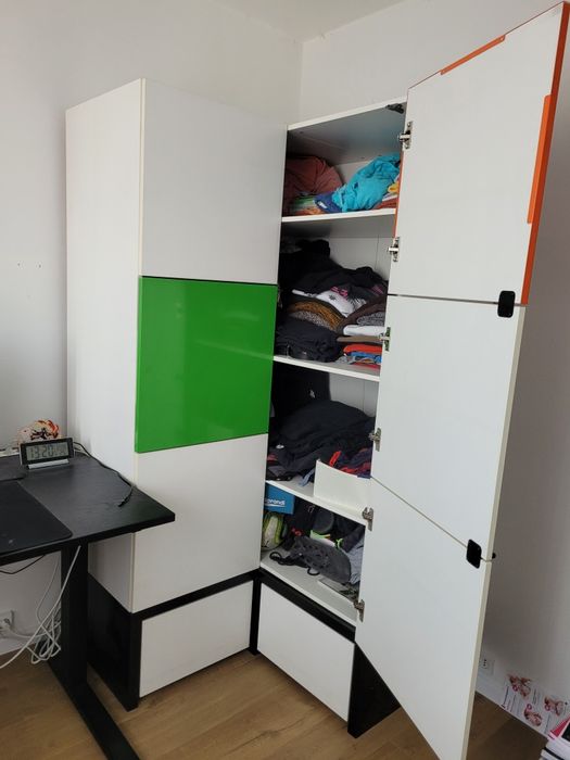 Narożna szafa Vox z podestem