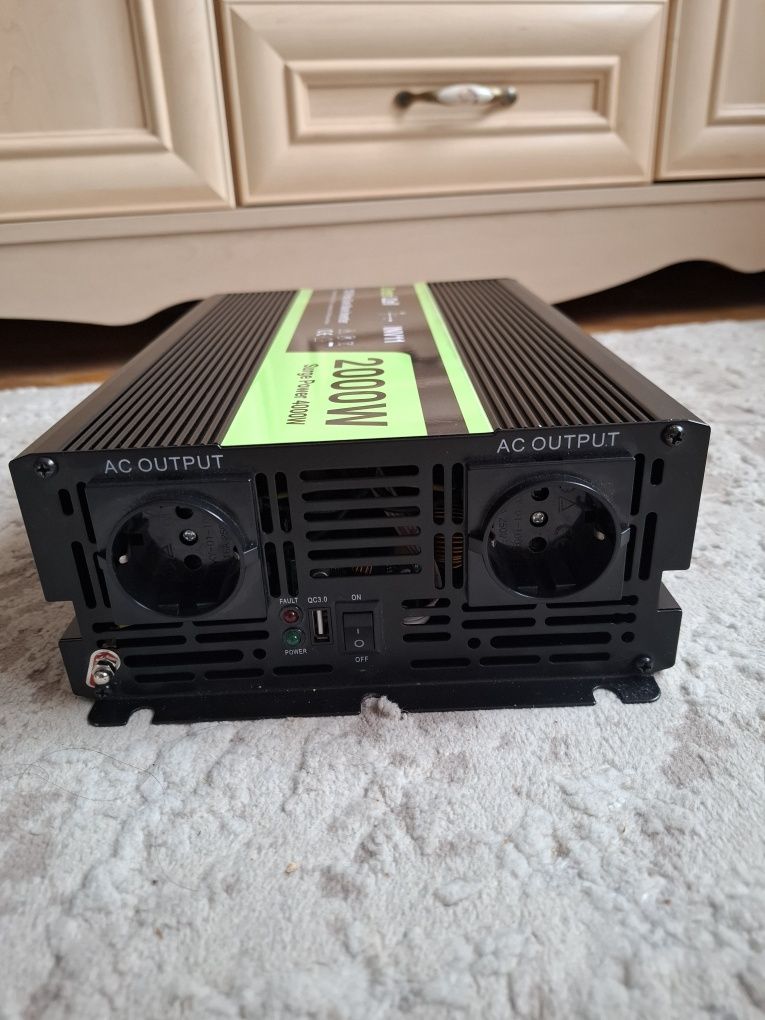 Перетворювач (інвертор) DC-AC Green Cell INV11 12V/230V 2000W/4000W Pu