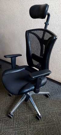 Офисное кресло Pilot 

Офисное кресло Pilot Кожа

 крісло