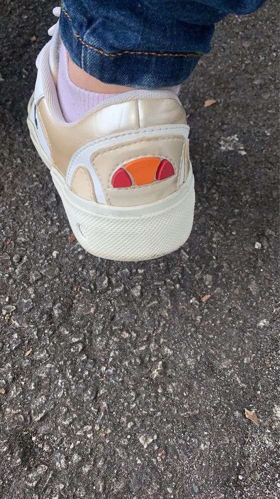 Vendo tenis como novos