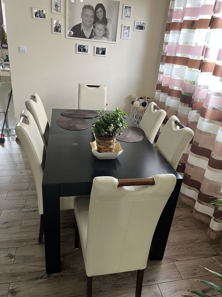 Stół drewniany do salonu i 6 krzeseł