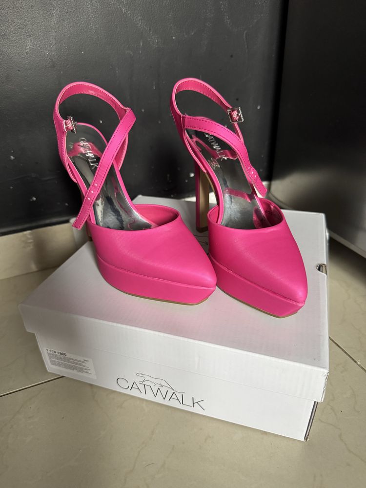 Buty obcasy szpilki na koturnie 36 catwalk
