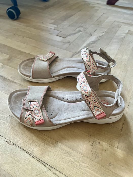 Clarks фірмові сандалі