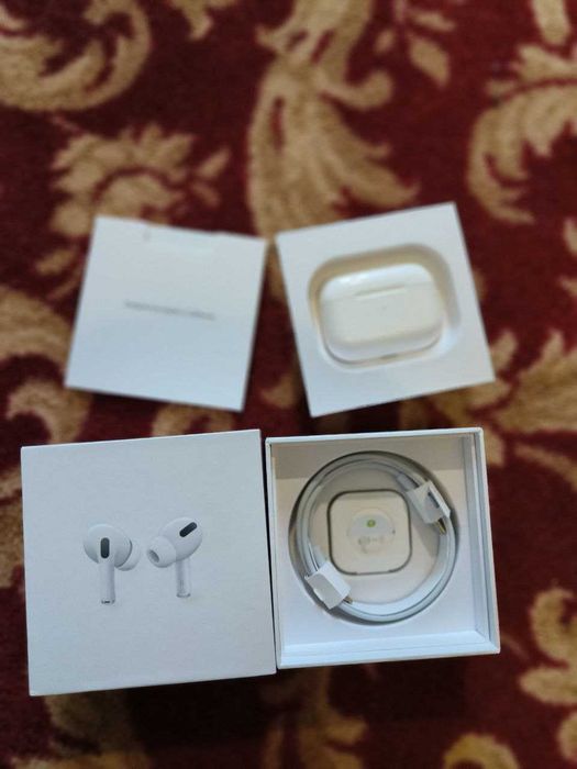 Оригінальні airpods pro стану нових