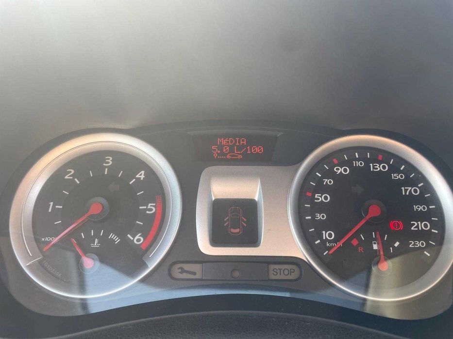 Renault Clio 1.5 dCi 2006 | Económico | AC | Muito Bem Estimado
