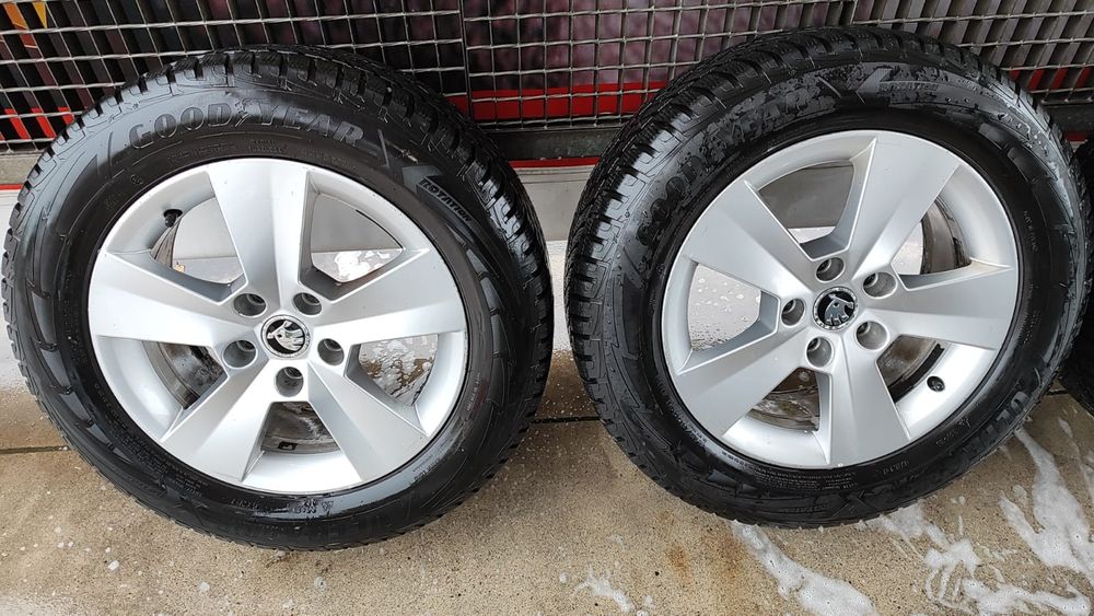 Felgi Skoda 5x112 + opony Goodyear 215x60 R16 - 4 sztuki w cenie!