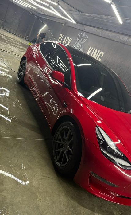 Продать тесла модель 3