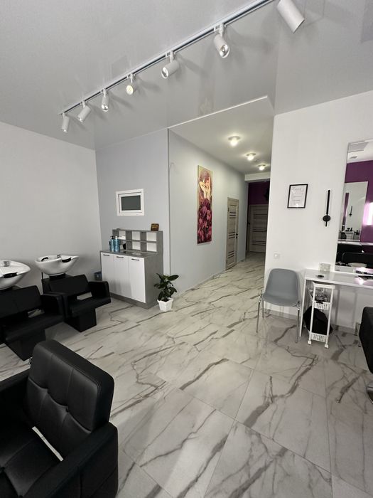 Оренда.Робоче місце майстра манікюру у салоні краси