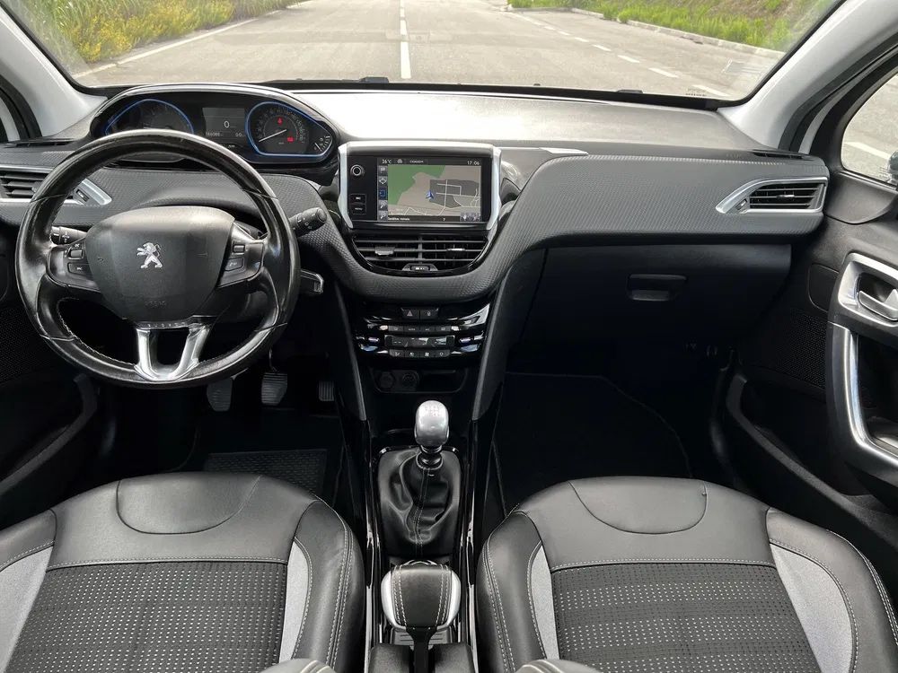 PEUGEOT 2008 1.2 PureTech Allure