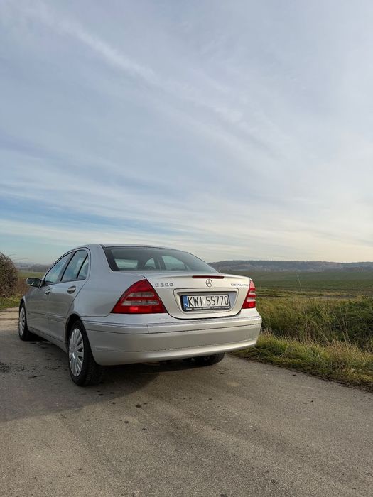Mercedes-Benz Klasa C Mercedes C klasa Idealny Na Zimę Napęd na Tył Kompresor