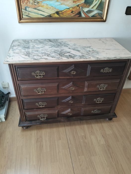 Vendo cómoda em bom estado .