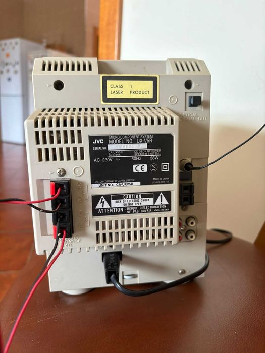 JVC UX‑V5R – Compact Stereo System with CD/Cassette Player + Radio + Speakers + Remote Control64309601297538124